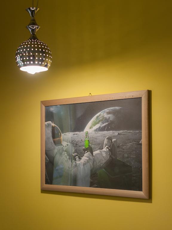 Like Hostel Tsjernivsi Buitenkant foto